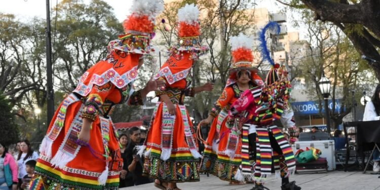 Cientos de rafaelinos concurrieron a la Fiesta de las Culturas