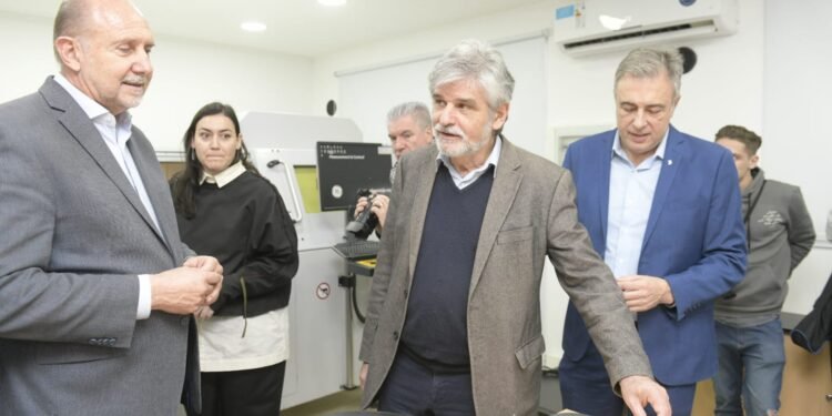 El ministro Filmus visitó Rafaela para poner en valor inversiones estatales en Ciencia y Tecnología
