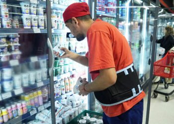 Mercantiles arreglaron un básico de casi 400 mil pesos