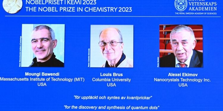Nobel de Química a científicos por desarrollar nanopartículas que transmiten luz muy brillante