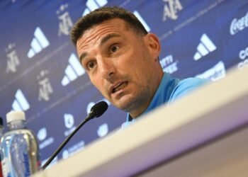 Scaloni: «Messi está bien, hablaré con él para definir si juega desde el inicio o no»