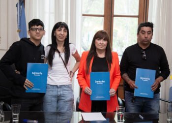 El gobierno de Santa Fe firmó un acta compromiso de solución amistosa con familiares de Vanesa Celma