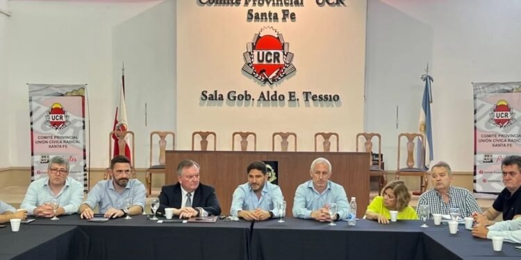 Expectativa y preocupación Pullaro se reunió con partidos de Unidos y citó para este viernes a diputados provinciales electos