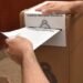 Tras el reclamo a la Libertad Avanza Cómo es el mecanismo para garantizar boletas en las elecciones nacionales