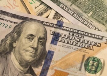 La síntesis del día Bancos internacionales advierten riesgos de devaluación fuerte e hiperinflación