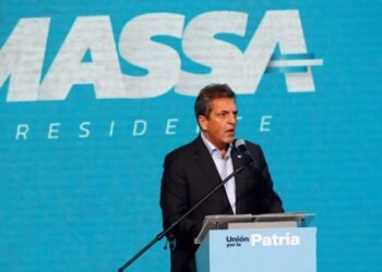 Massa en el sprint final de campaña «Un país no se construye vendiendo los órganos, si no con el corazón»