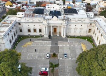 Para la futura gestión Presentaron el proyecto de la nueva Ley de Ministerios anunciada por Pullaro