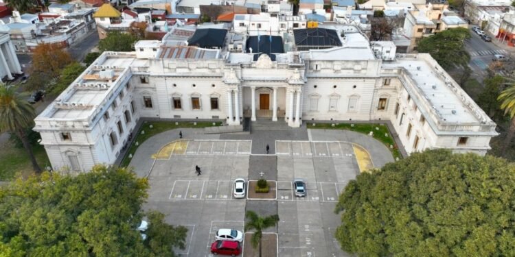 Para la futura gestión Presentaron el proyecto de la nueva Ley de Ministerios anunciada por Pullaro