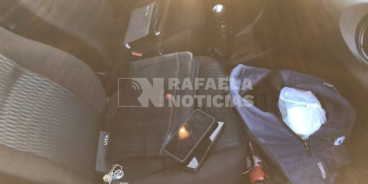 Alarmante: Un hombre fue encontrado inconsciente dentro de un automóvil