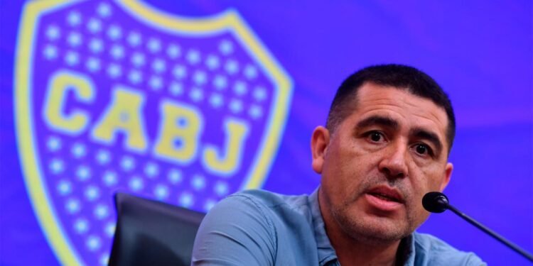 Cruce de acusaciones entre los candidatos de Boca y banderazo de hinchas por Riquelme