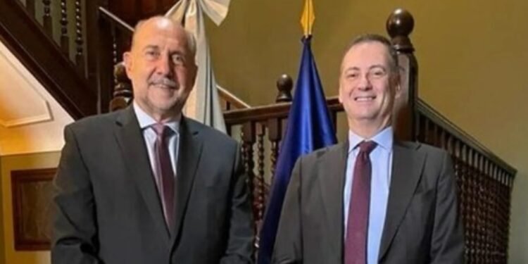 Entretelones de la política provincial Solitario Perotti