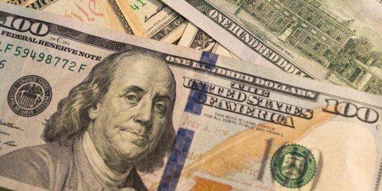 Minuto a minuto: a cuánto se vende el dólar este jueves