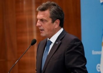 El 15 de noviembre Sergio Massa anunció a cuánto aumentará el dólar mayorista y qué pasará con el oficial