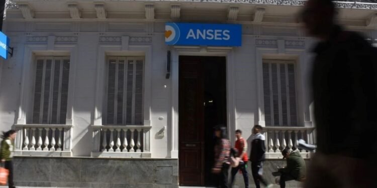 Ajuste Previsional Aumento para jubilados: desde diciembre se actualiza el haber mínimo