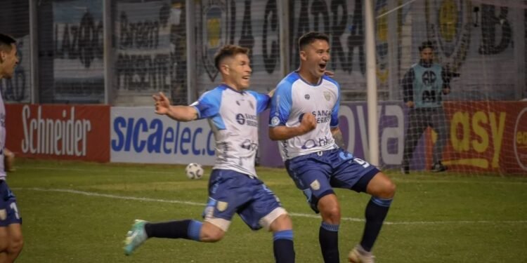 Resumen de Ascenso Atlético de Rafaela y Sportivo Las Parejas van por el ascenso
