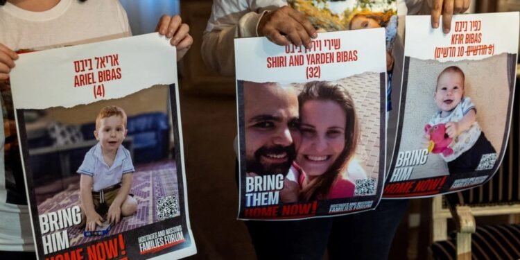 Conmoción Hamás anunció que el bebé y su familia argentina murieron en un ataque aéreo israelí