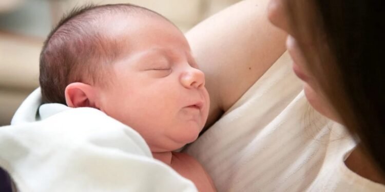 En Mallorca Nació el primer bebé de Europa gestado por sus dos madres