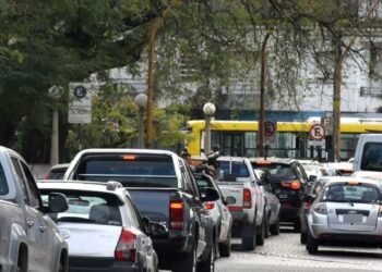 Suben las naftas Axion y Shell se acoplaron a los aumentos de YPF: cómo quedaron los precios en Santa Fe