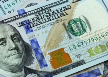 La síntesis del día Bancos internacionales advierten riesgos de devaluación fuerte e hiperinflación