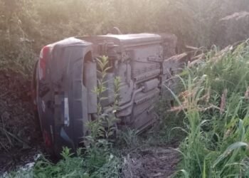 Se investiga Un auto robado en Cabaña Leiva fue hallado dentro de un zanjón en Recreo Sur