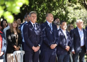 Perotti presidió el acto oficial por los 450 años de Santa Fe