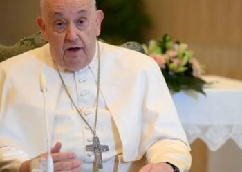 El Papa con agenda reducida Francisco padece una inflamación pulmonar que trata con antibióticos