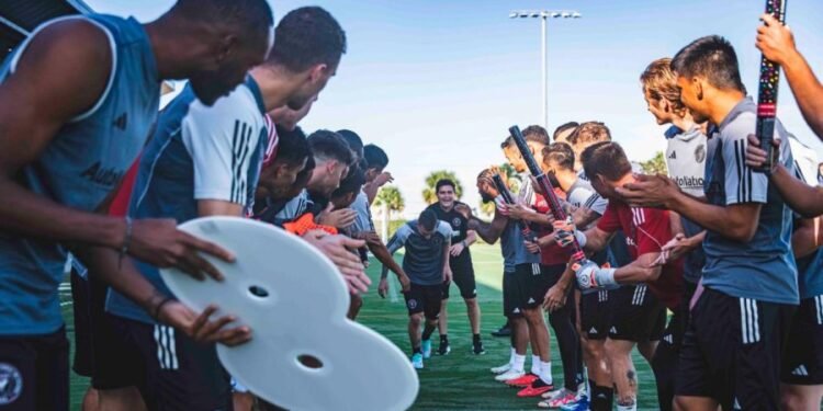 El homenaje del plantel de Inter Miami a Messi por el octavo Balón de Oro