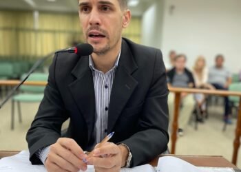 Los cambios que proyecta Viotti para achicar el gabinete municipal