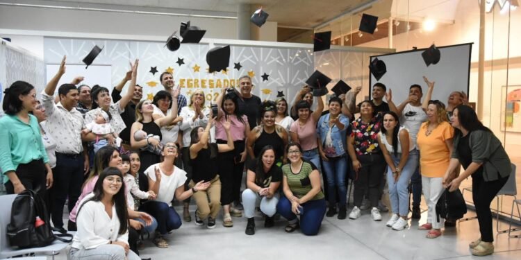 Acto de colación de programas educativos municipales