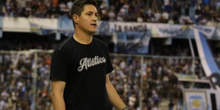 Ezequiel Medrán continuará como entrenador de Atlético de Rafaela