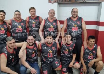 Presentaron el equipo de Básquet Senior de Ferro y la indumentaria que utilizará