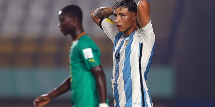 Argentina mostró su mejor cara en el final, pero no pudo ante Senegal en el debut