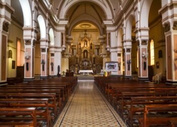 Insólito: Robó dentro de una iglesia mientras se desarrollaba un bautismo
