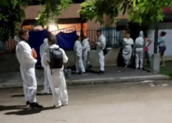 Santa Fe violenta Un joven fue ejecutado a balazos junto a la puerta de una vivienda