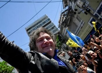 A días del balotaje Javier Milei denunció públicamente irregularidades en las elecciones generales