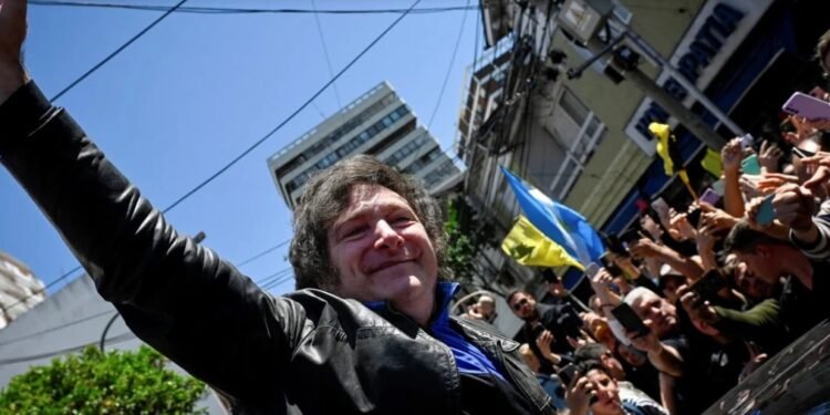 A días del balotaje Javier Milei denunció públicamente irregularidades en las elecciones generales