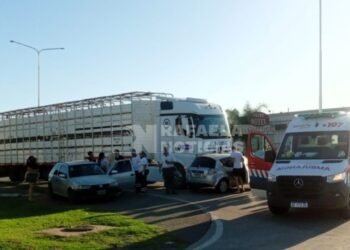 Camionero, sin licencia, protagonizó un accidente en Ruta Nº34 y Bv. Roca