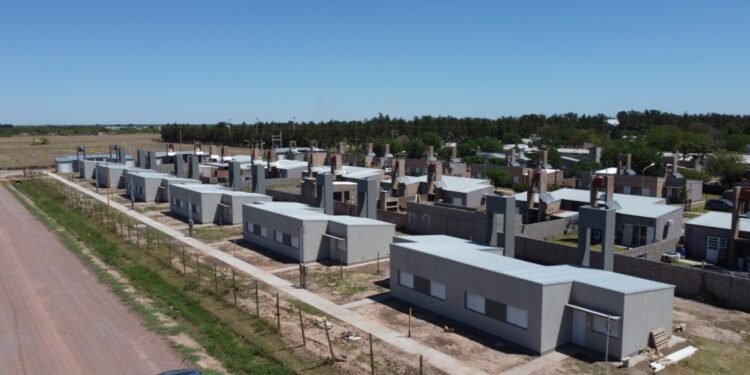 La Provincia sorteó 45 viviendas para familias de Tostado