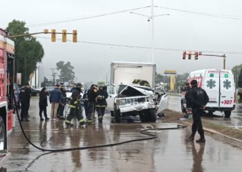 Fuerte accidente en avenida Zóbboli y Cerdán, con un conductor atrapado