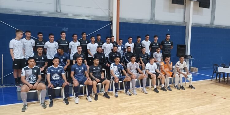 Sportivo Norte presentó la nueva indumentaria de su equipo de fútbol