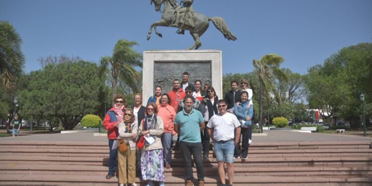 Se realizó un recorrido histórico por Bv. Santa Fe