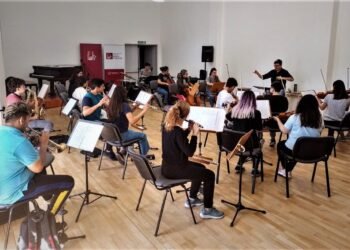 Alumnos  de la escuela Municipal de  Música Remo Pignoni llegan al Lasserre