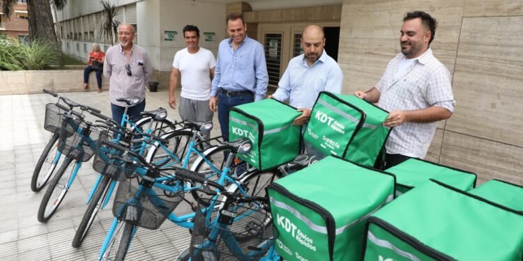 Comercio Express: la Provincia sumó al programa a KDT Envíos Rápidos y entregó equipamiento