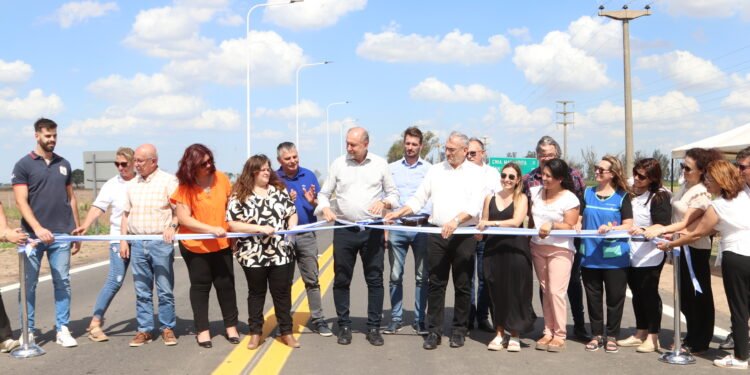 Perotti inauguró las obras de pavimentación de la Ruta Provincial Nº 63