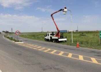 Colocaron nuevas luminarias en un cruce de rutas provinciales