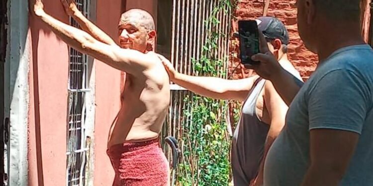 Se escapó de la cárcel vestido de docente, pero lo recapturaron