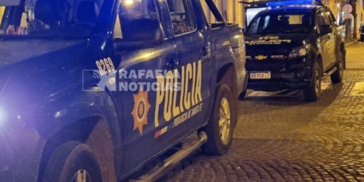 Robaron un auto frente al Parque Villa Podio y los delincuentes huyeron de la ciudad