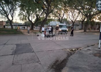 Duro accidente entre dos motociclistas en Ernesto Salva