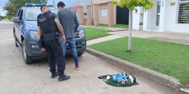 Un joven fue detenido tras robar una bomba de agua