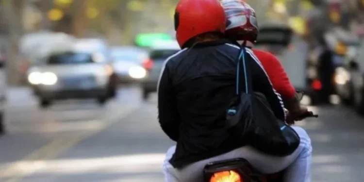 Motochorros en acción, en pleno centro de la ciudad